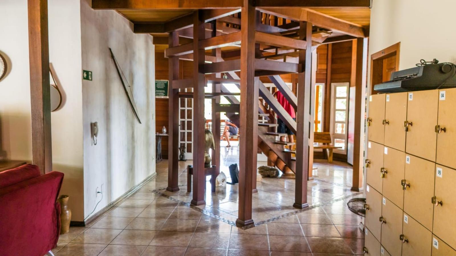 Woods Hostel 贝洛哈里桑塔 外观 照片