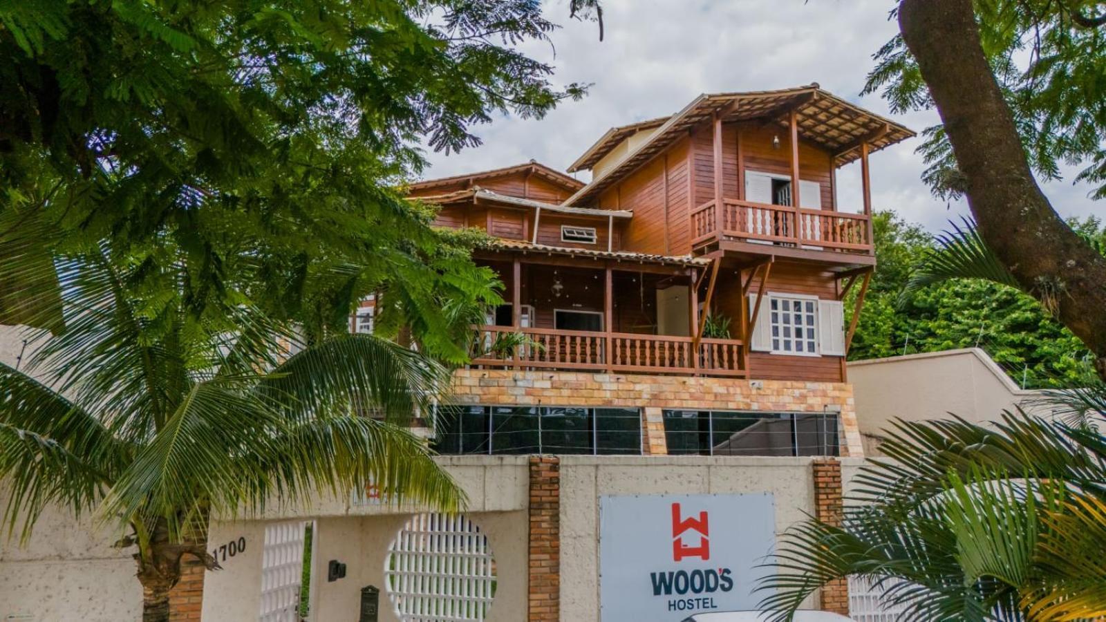 Woods Hostel 贝洛哈里桑塔 外观 照片