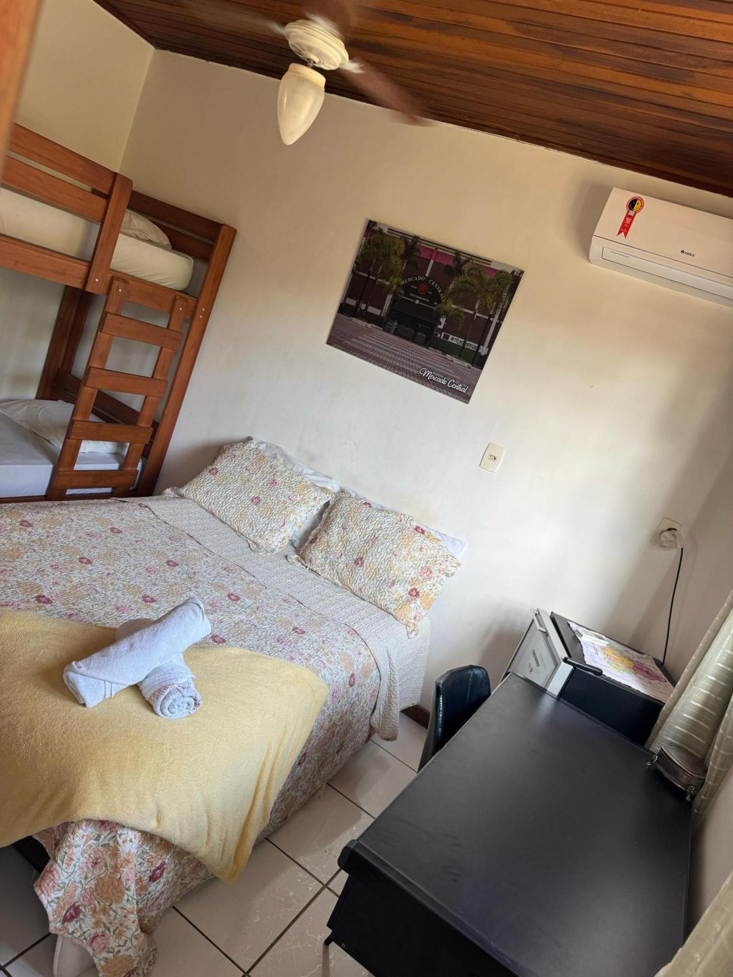 Woods Hostel 贝洛哈里桑塔 外观 照片